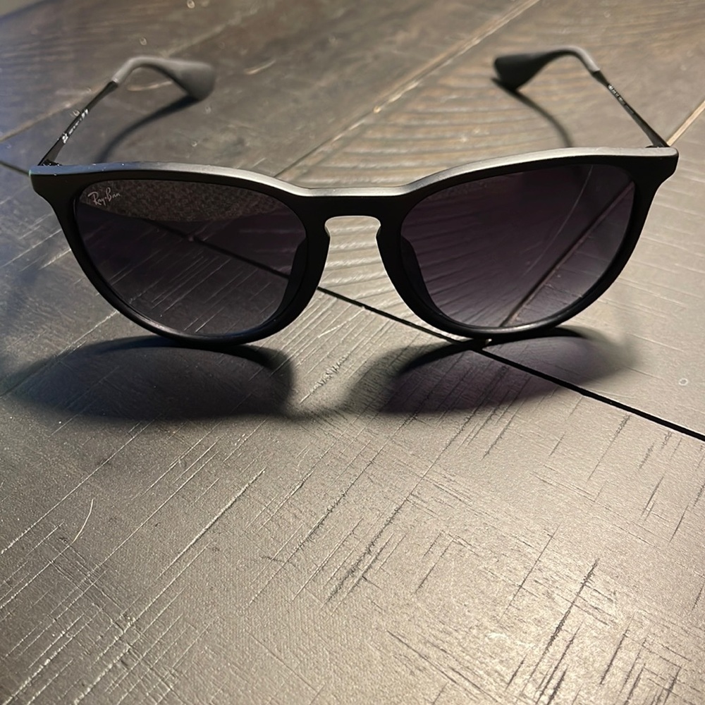 Ray-Ban Erika classic sunglasses